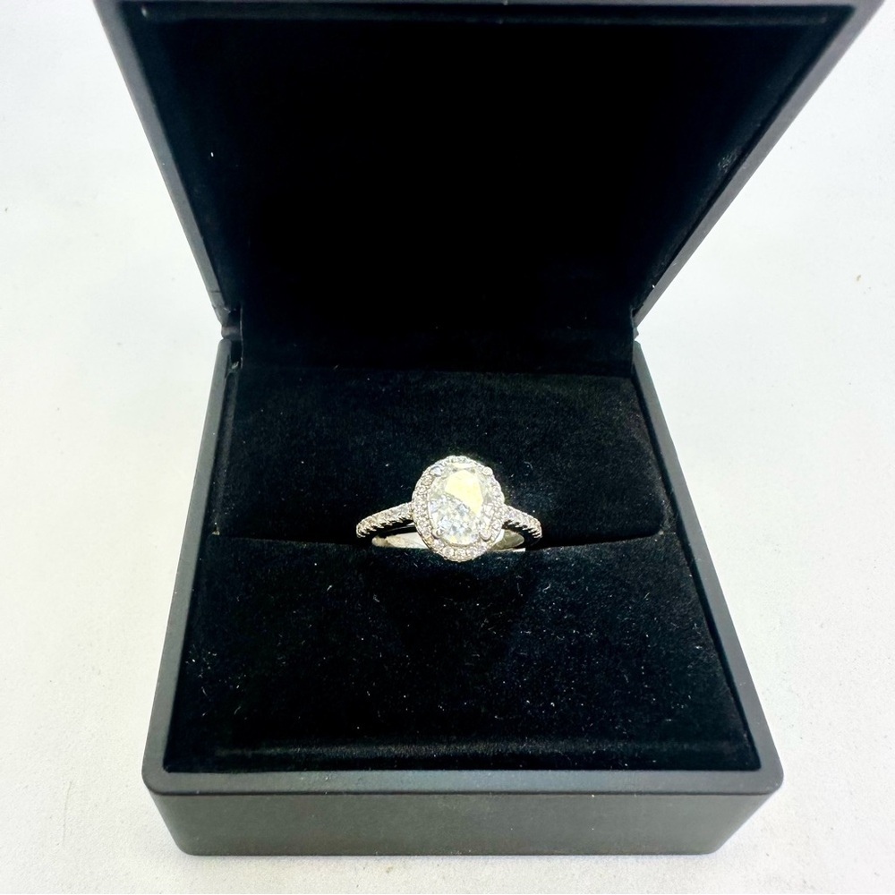 Oval Cut Moissanite Ring 2 Ct GRA Certified 18K 925 Brilliant Halo Ring - Picture 14 of 15